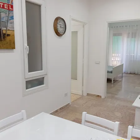 Apartment A & F Rom