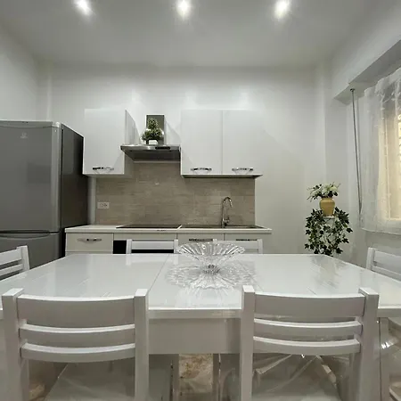 Apartment A & F Rom
