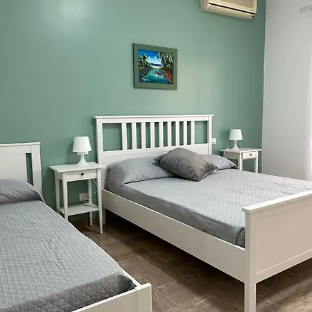 Apartment A & F *